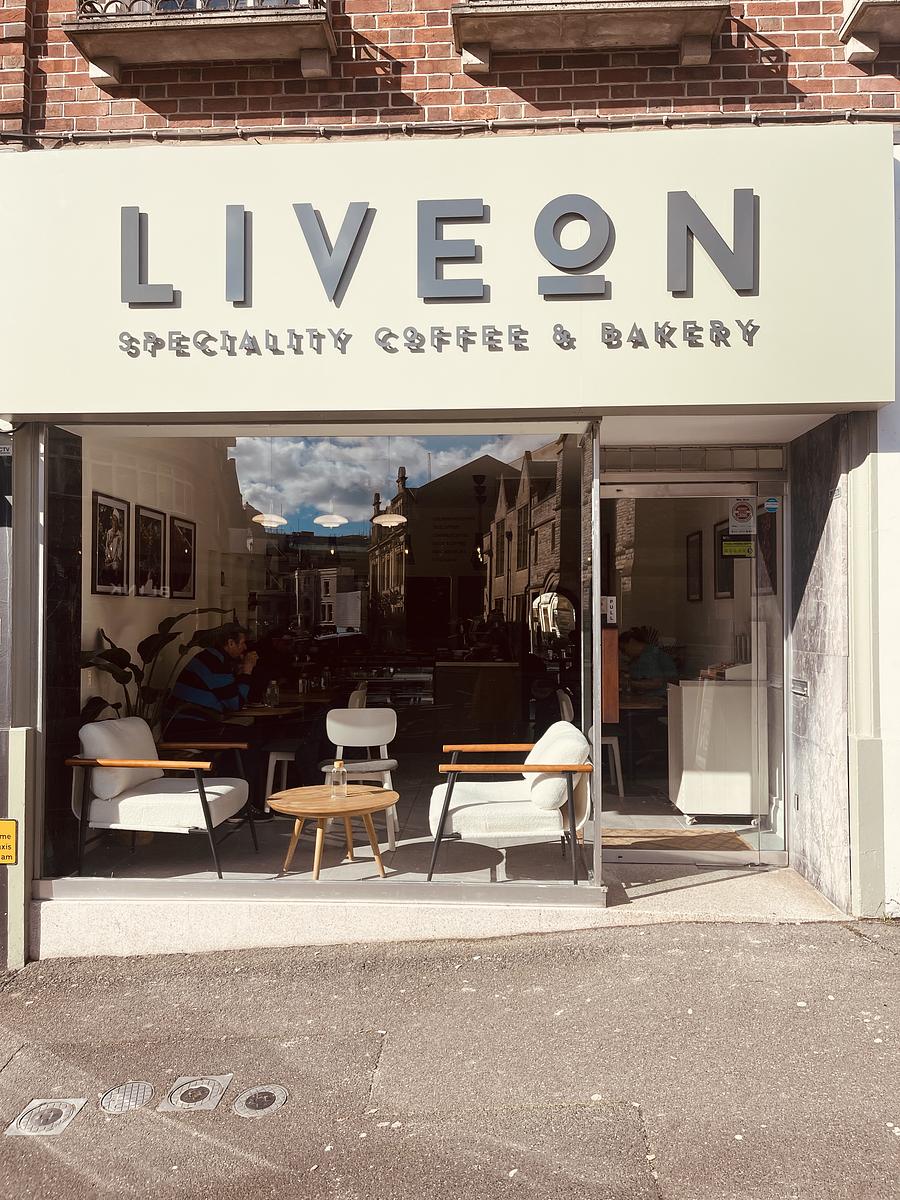 LIVE ON cafe & bakery photo 1