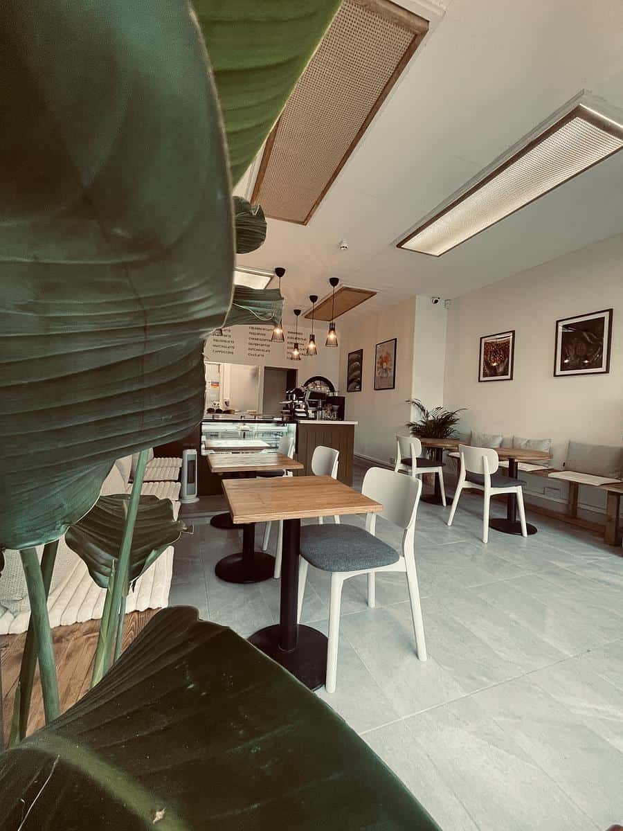 LIVE ON cafe & bakery photo 2