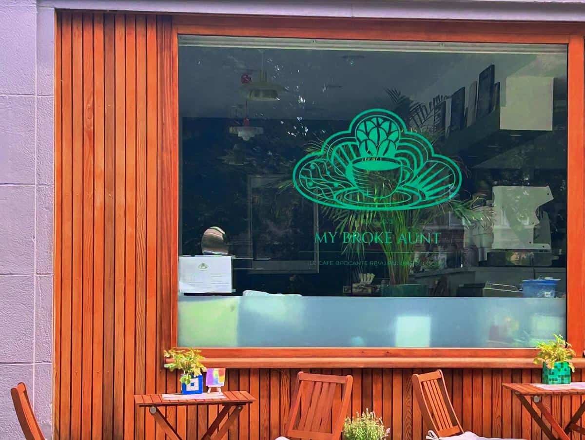 My Broke Aunt photo 2