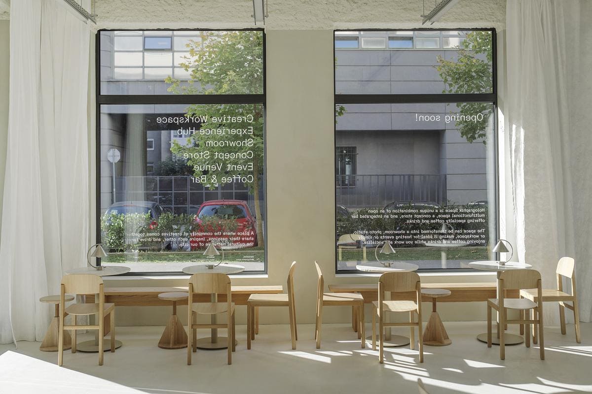 Holographik Space photo 2