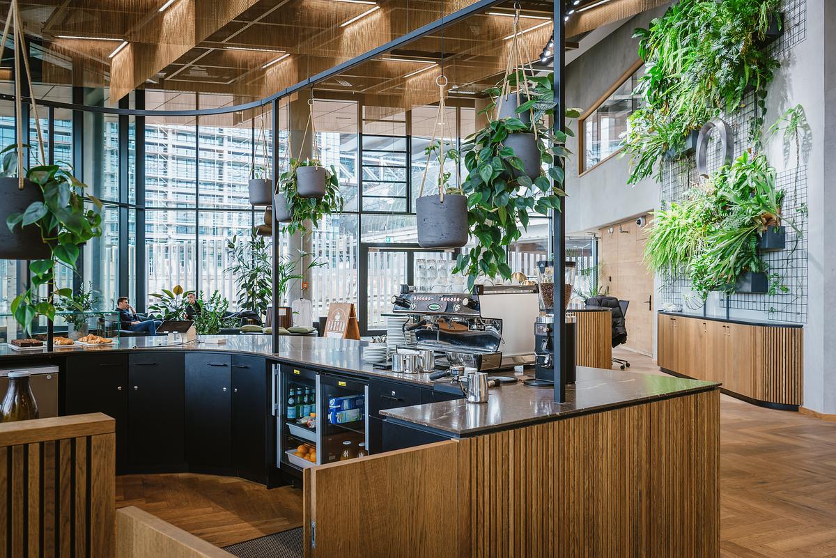 Garçon de Café - Coffee Shop Berlin