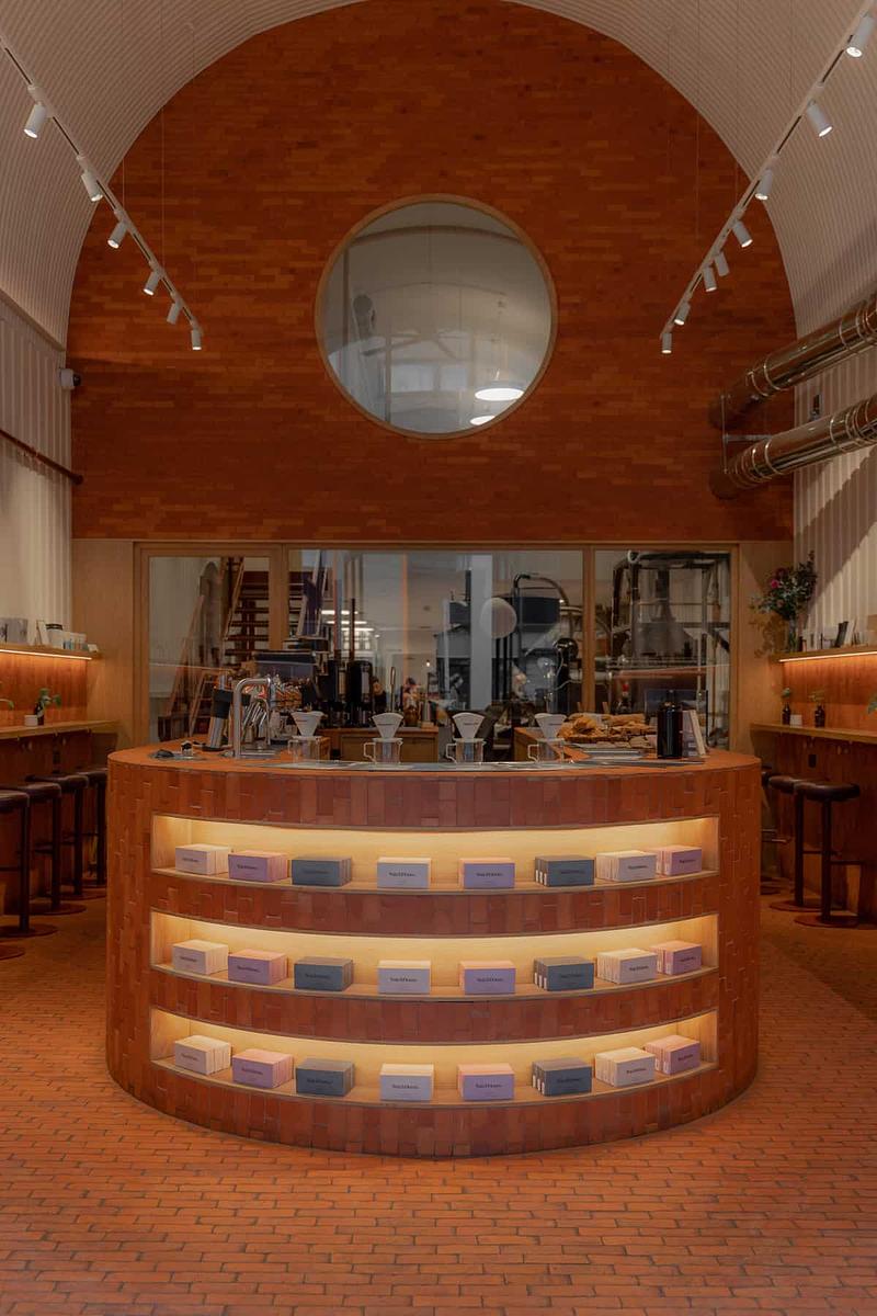 WatchHouse Roastery & Cafe