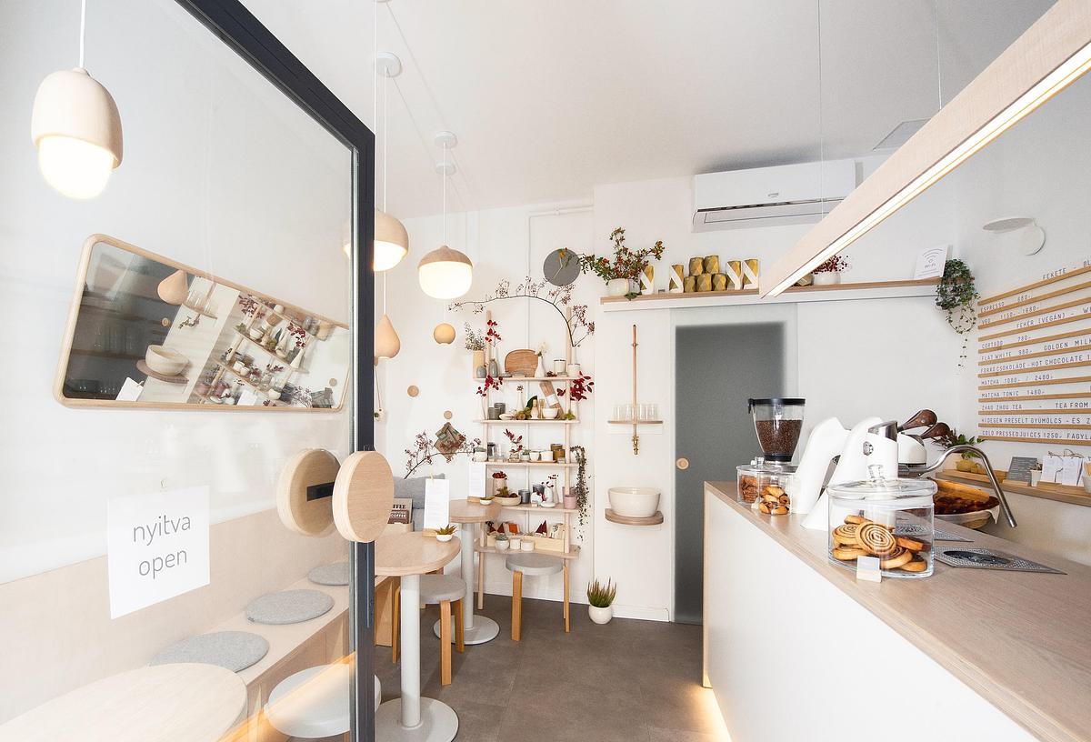 4 minutes cafe photo 1