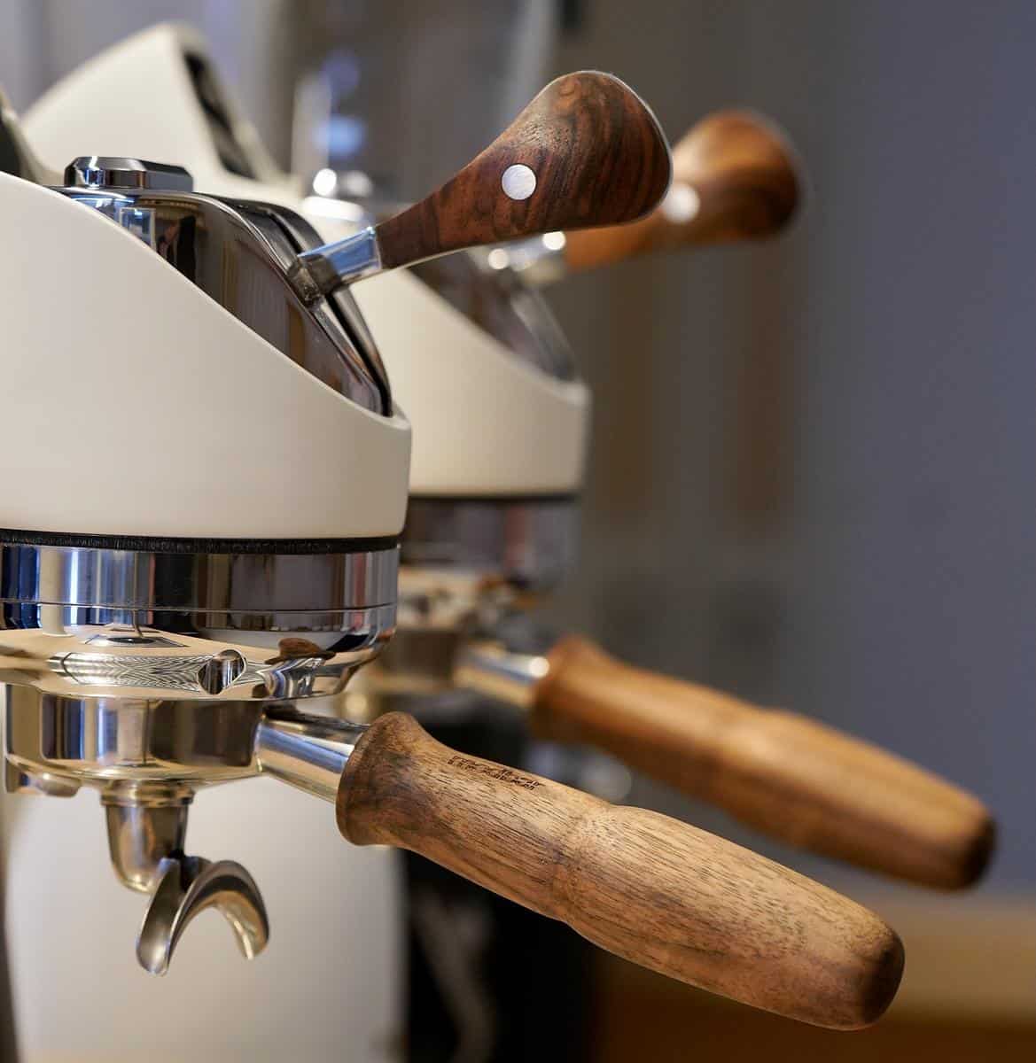 4 minutes cafe photo 3