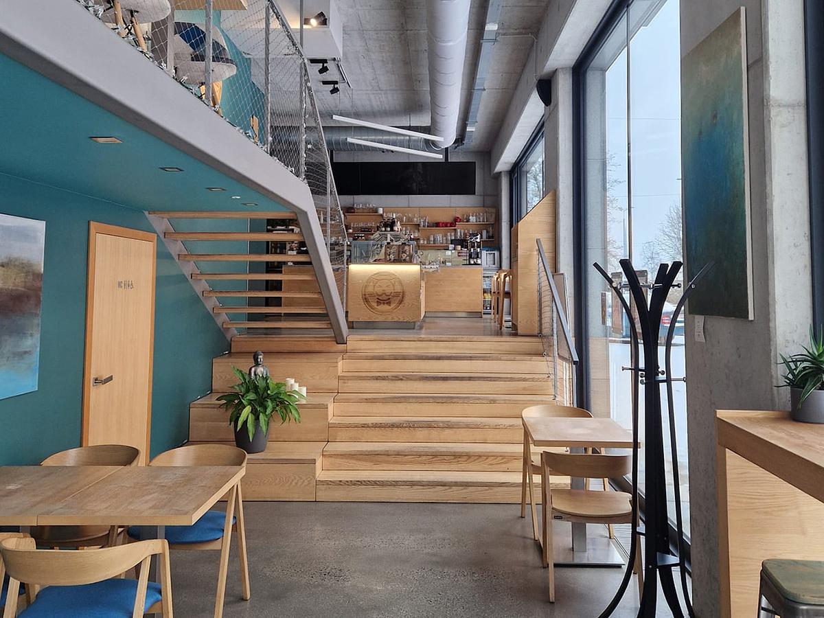 Arnie’s Bistro & Coffee